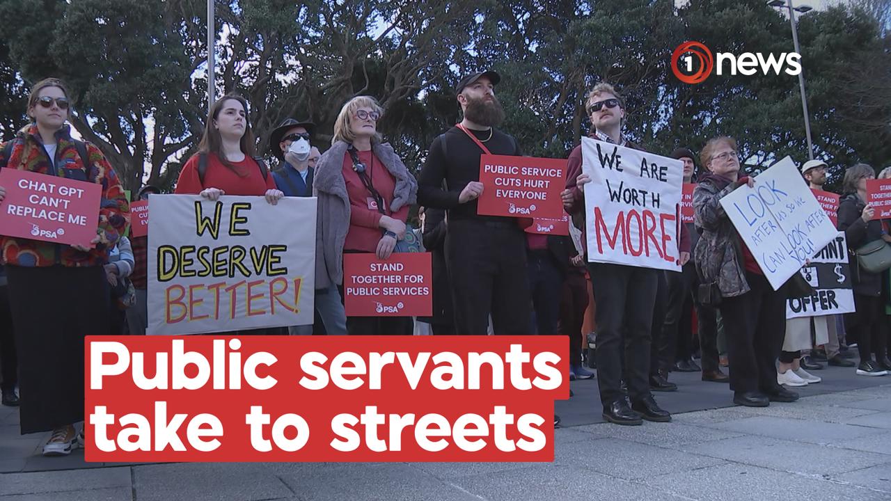 Public service workers across NZ strike amid cuts, calling for better pay