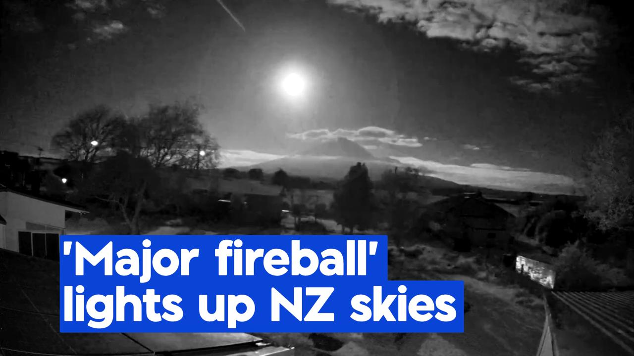 Watch: 'Stunning backdrop' as meteor streaks over Taranaki Maunga